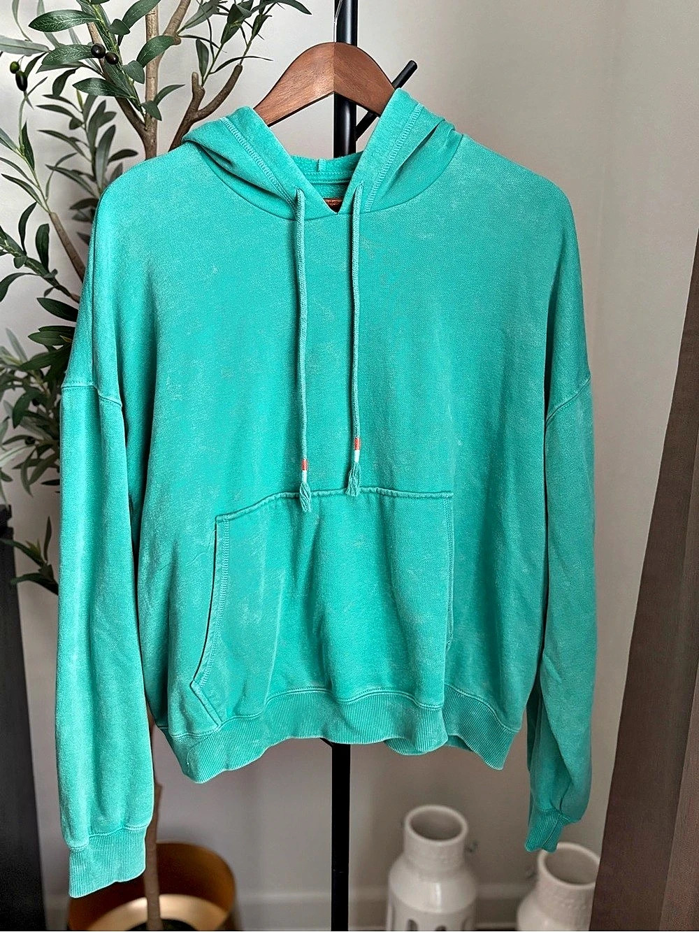 No Boundaries Women's Hoodie in Green Size XL (16-18)